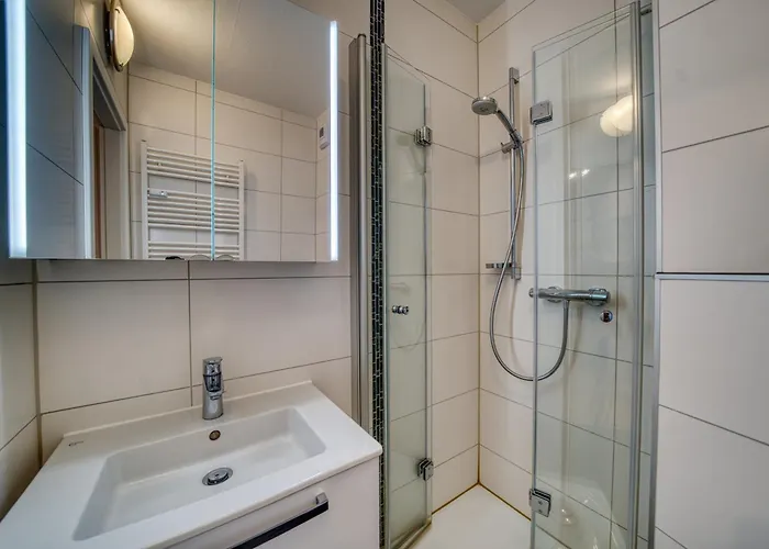 - Haus Q, App 0q0406